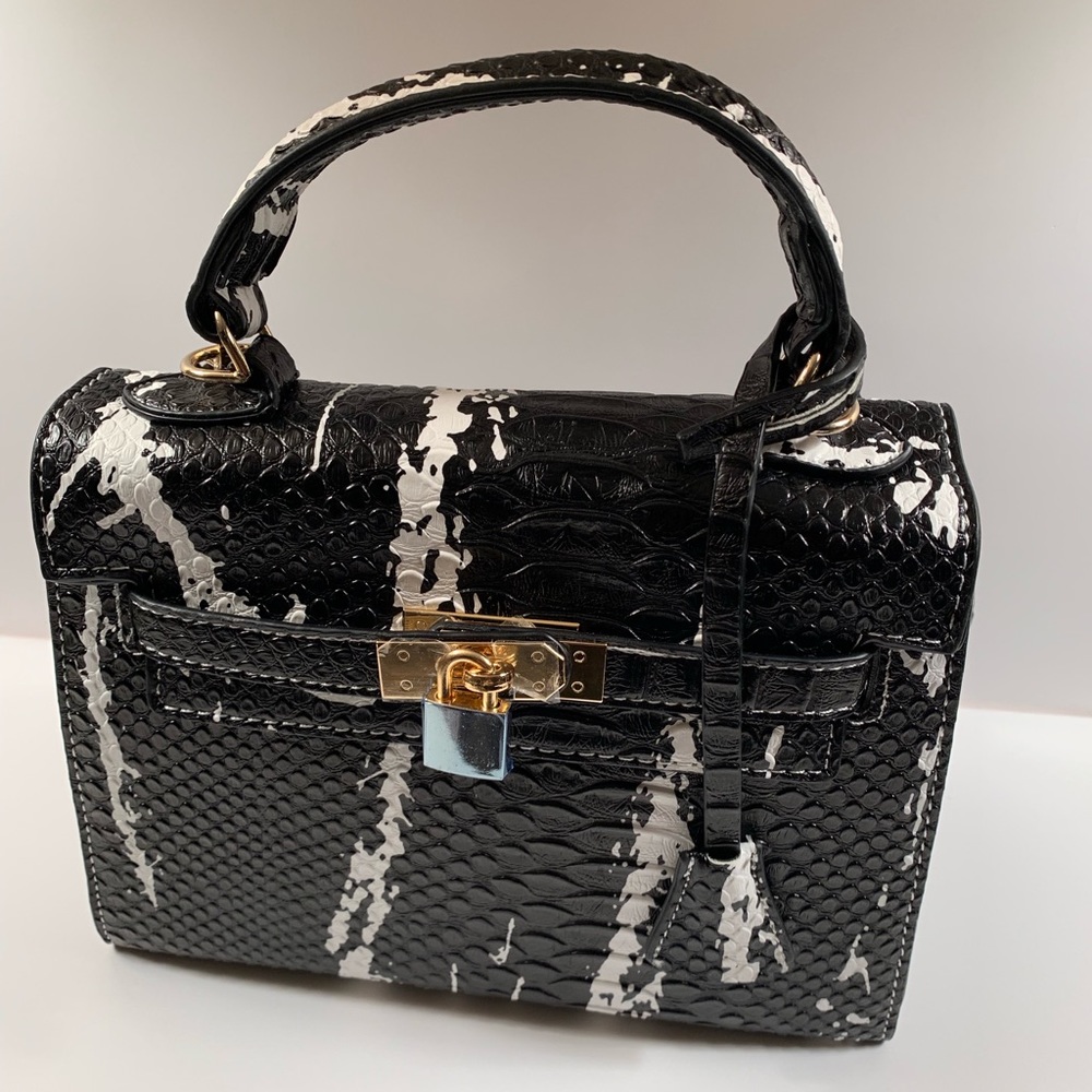 Asset’s HR7 black w white.